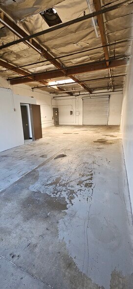 1649 E Mission Blvd, Pomona, CA à louer - Photo du bâtiment - Image 3 de 8