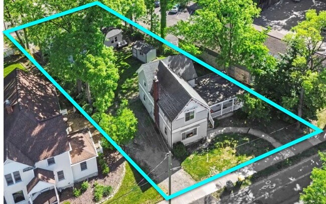 Plus de détails pour 33614 Grand River Ave, Farmington, MI - Multi-résidentiel à vendre