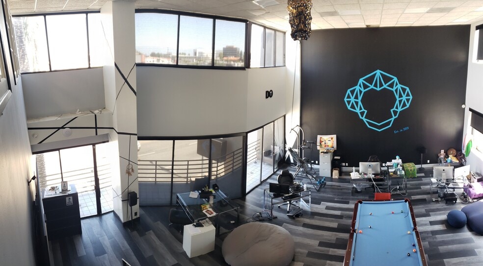 18580 Ventura Blvd, Tarzana, CA for lease - Interior Photo - Image 2 of 25