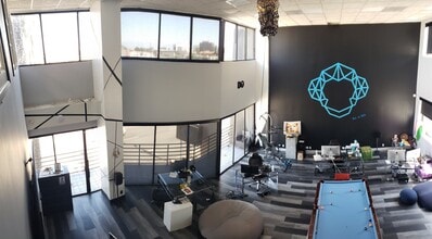 18580 Ventura Blvd, Tarzana, CA for lease Interior Photo- Image 1 of 24