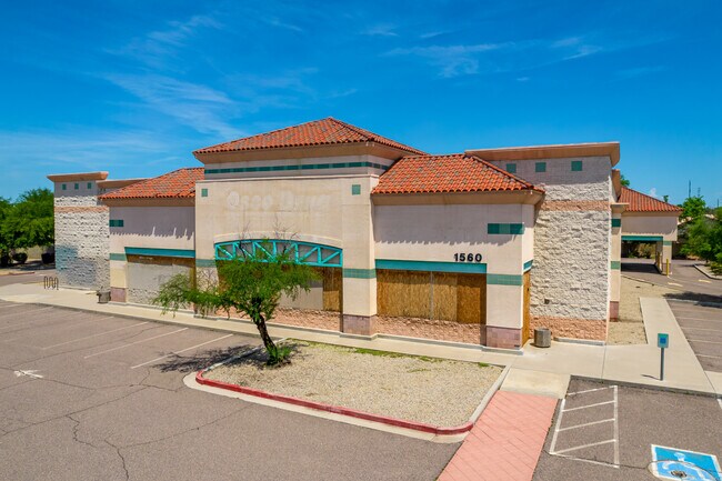Plus de détails pour 1560 E Elliot Rd, Gilbert, AZ - Commerce de détail à louer