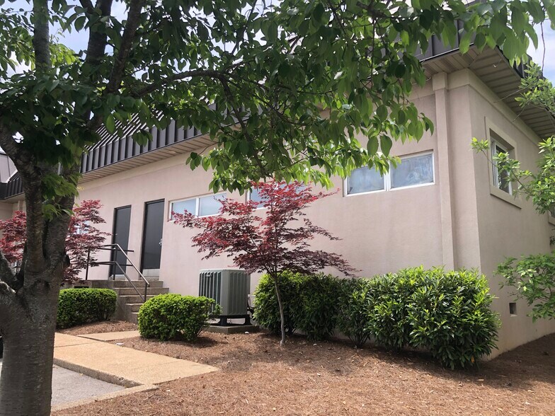 727 US 31W Byp, Bowling Green, KY à louer - Photo du bâtiment - Image 3 de 3