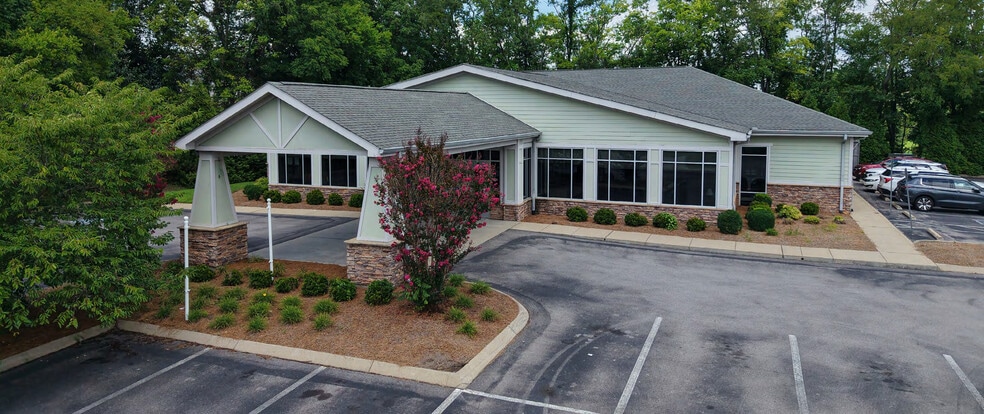 2485 Tiny Town Rd, Clarksville, TN for sale - Building Photo - Image 2 of 9