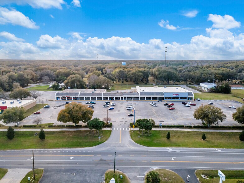 915 N Summit St, Crescent City, FL à louer - Photo du bâtiment - Image 1 de 11