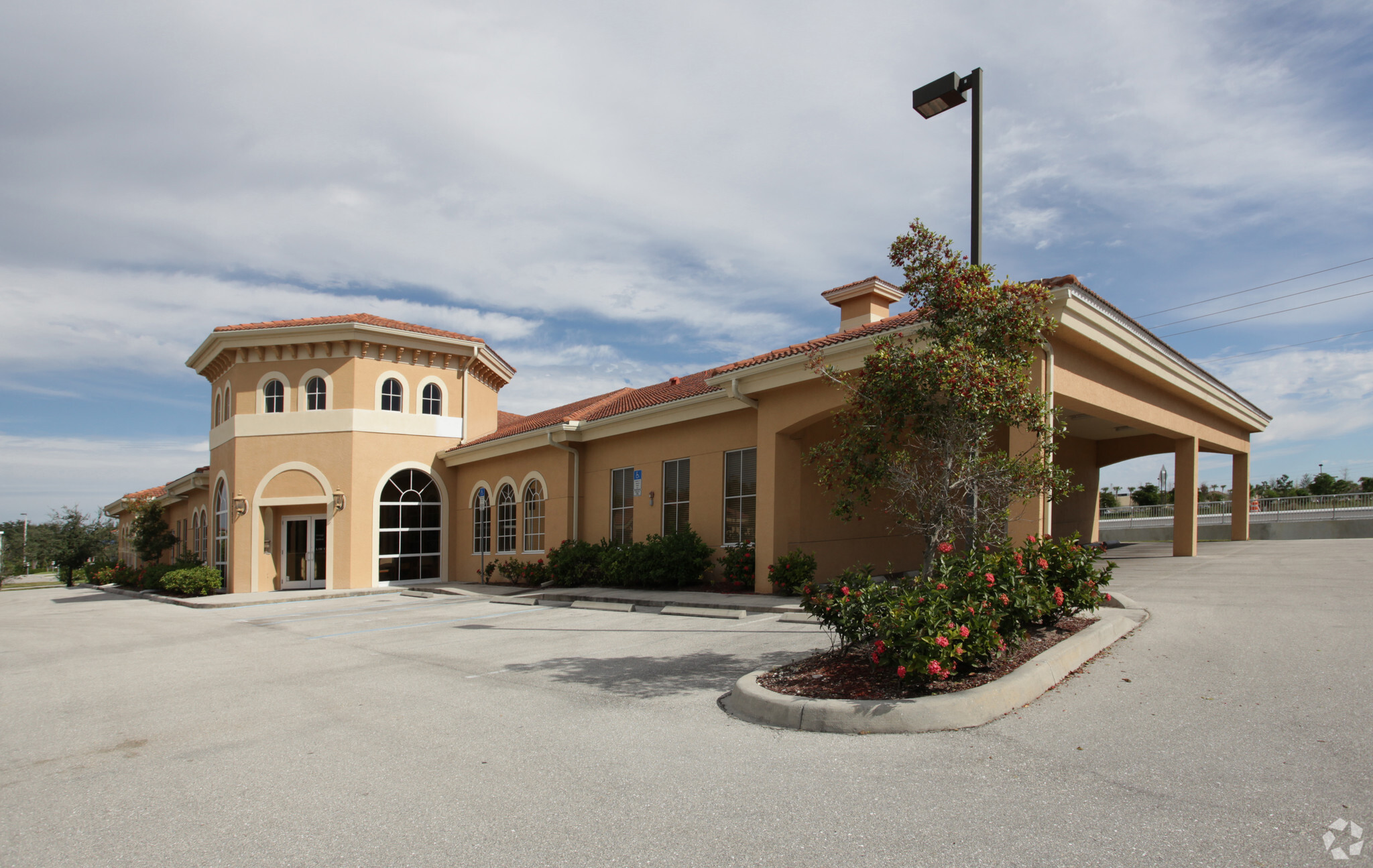 13751 Metropolis Ave, Fort Myers, FL for lease Primary Photo- Image 1 of 6