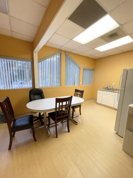 4237 Salisbury Rd, Jacksonville, FL for lease - Building Photo - Image 3 of 7