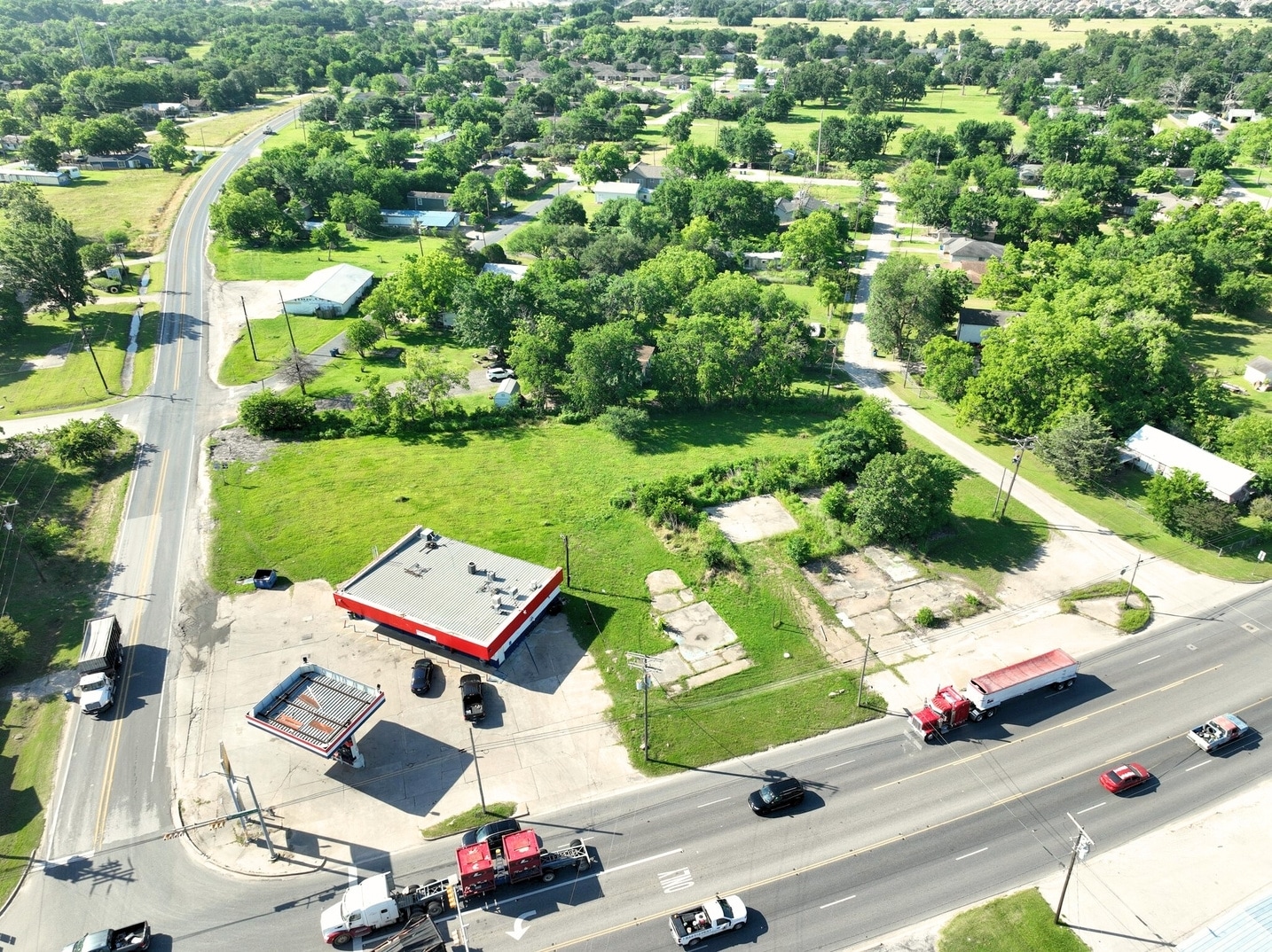 701 W Washington Ave, Navasota, TX for sale Primary Photo- Image 1 of 4