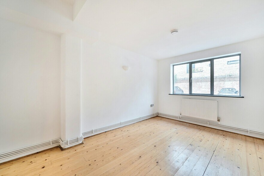 2-8 Anton St, Londres à louer - Photo du bâtiment - Image 3 de 29