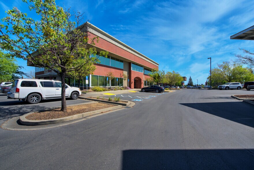750 Mason St, Vacaville, CA à louer - Photo du bâtiment - Image 3 de 19