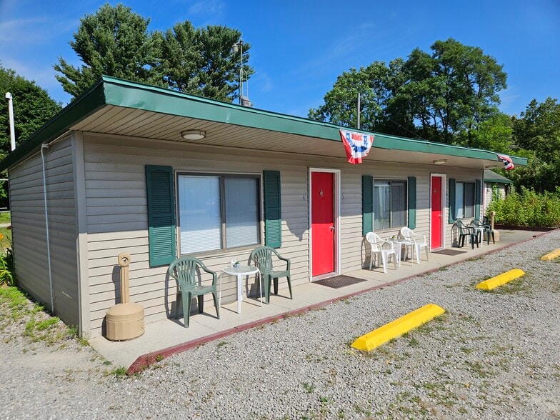 272 S US 23, Harrisville, MI à vendre - Photo du bâtiment - Image 3 de 5
