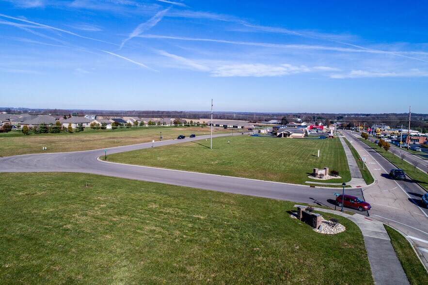 2365 Beechwood Dr, Germantown, OH à vendre - Photo du bâtiment - Image 3 de 41