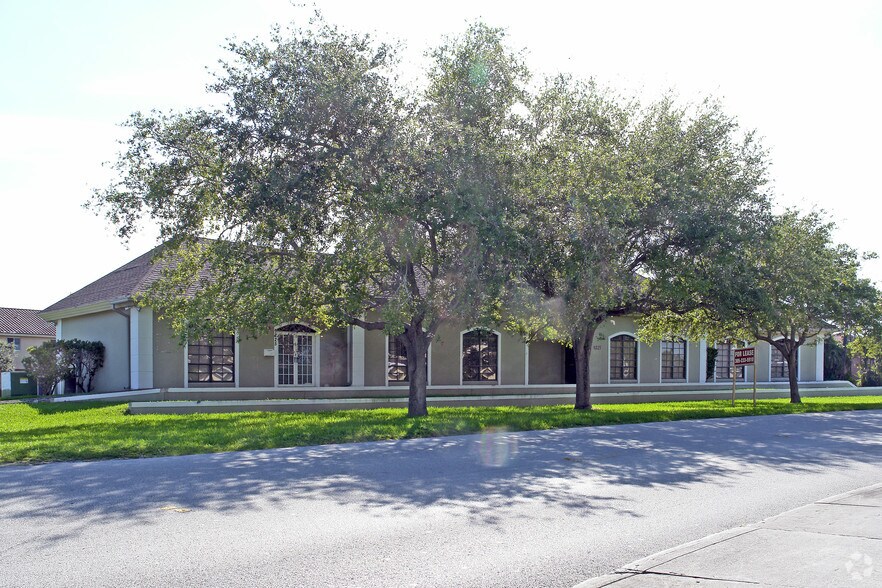 9245 SW 158th Ln, Miami, FL à louer - Photo du bâtiment - Image 3 de 31