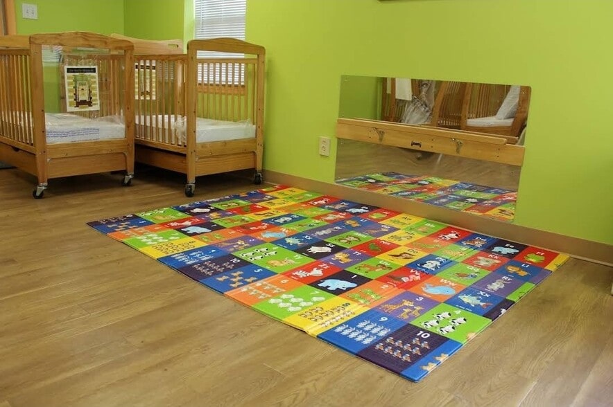 601 Buena Pky, Bridgewater, NJ for sale - Interior Photo - Image 2 of 7