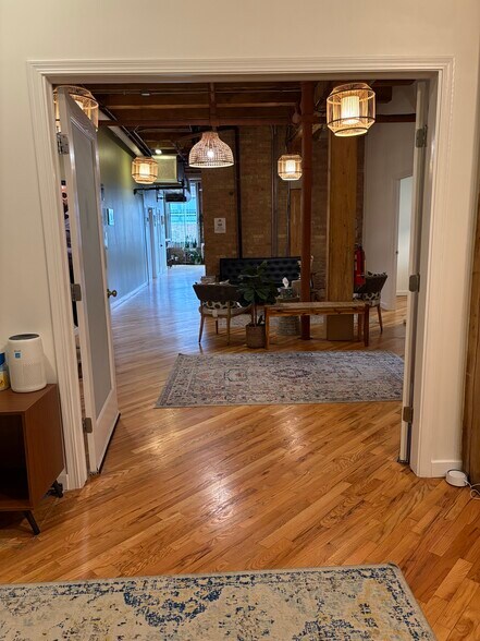 661 W Lake St, Chicago, IL à louer - Photo du bâtiment - Image 3 de 8