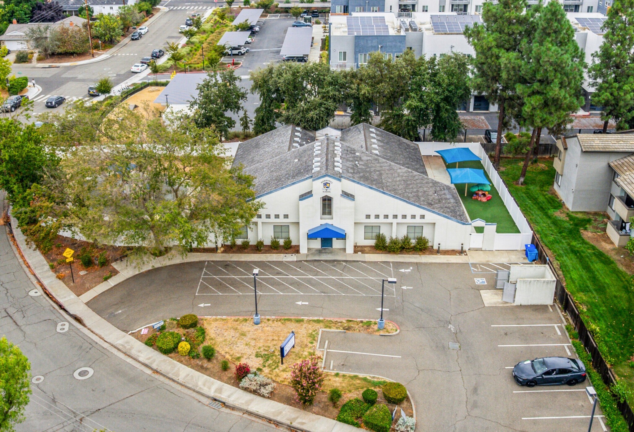 222 La Vida Way, Davis, CA à vendre Photo du bâtiment- Image 1 de 7