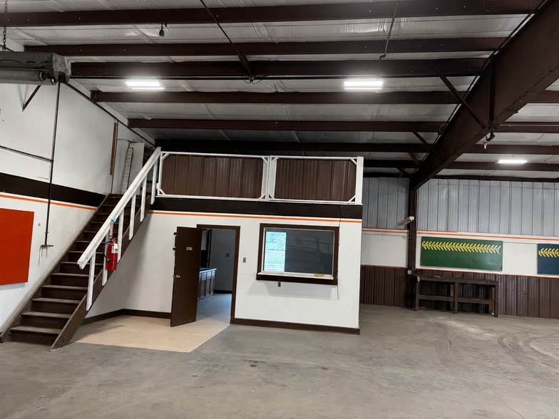 440 Charmony Frontage Rd, Sterling, CO for lease - Building Photo - Image 2 of 19