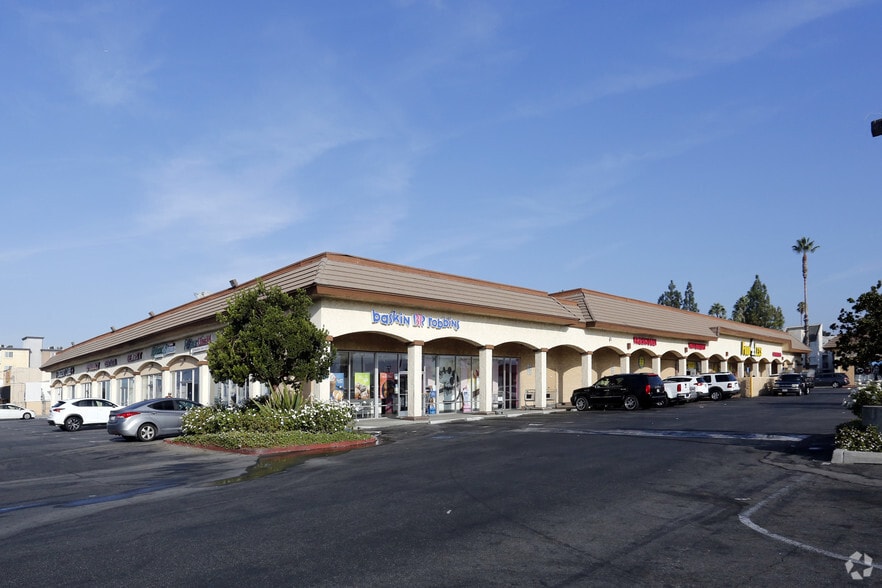 20127 Saticoy St, Winnetka, CA for lease - Primary Photo - Image 1 of 7