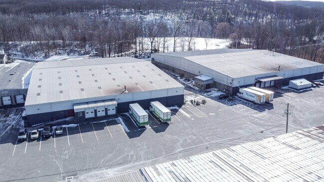 Plus de détails pour 32 Henry St, Bethel, CT - Industriel à louer
