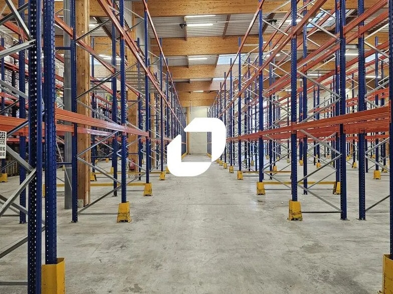 Avenue Beaumontoir, Louvres for lease - Building Photo - Image 2 of 13