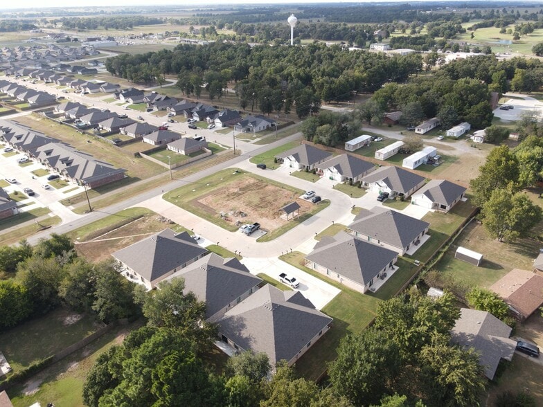 1010 Lovers Lane ln, Perkins, OK for sale - Building Photo - Image 2 of 2