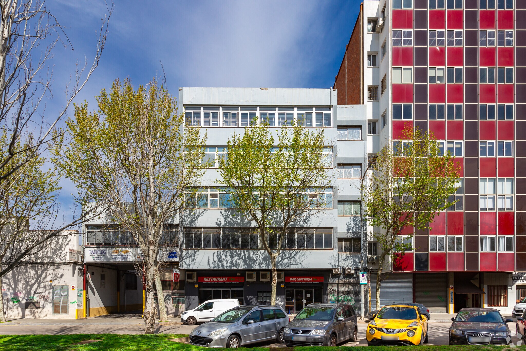Industrial in L'Hospitalet de Llobregat, Barcelona for lease Primary Photo- Image 1 of 4