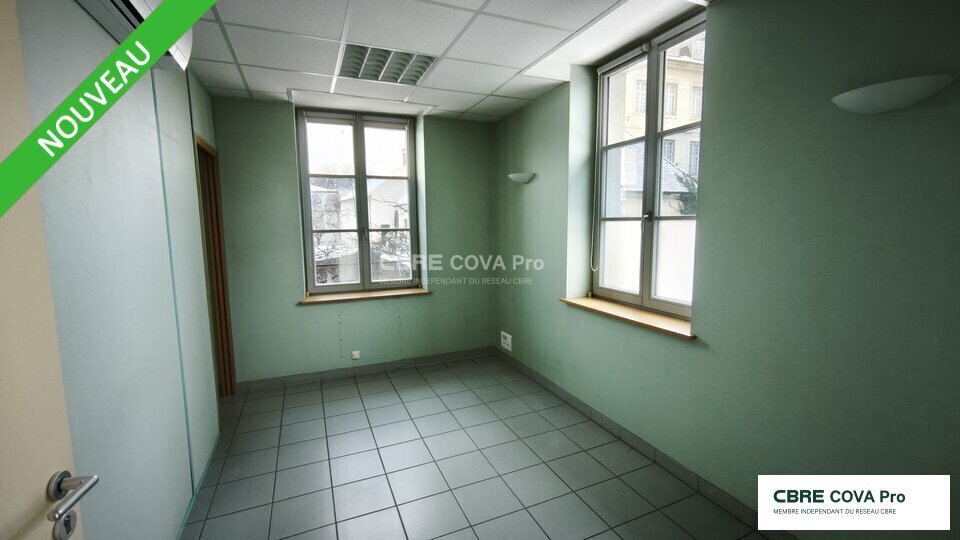 Office in Dole for lease - Interior Photo - Image 2 of 4