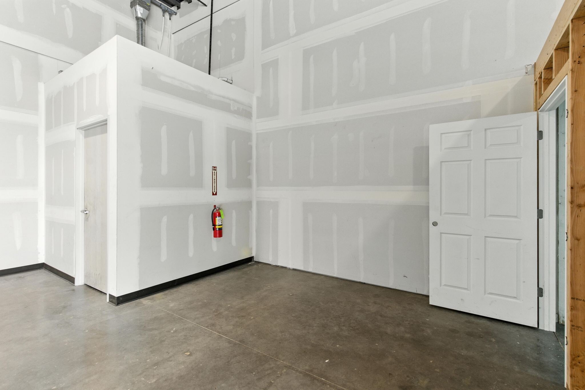 317 N 2000 W, Springville, UT for lease Interior Photo- Image 1 of 2