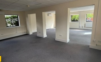 11A Kingswood Rd, Hampton Lovett for lease Interior Photo- Image 1 of 3