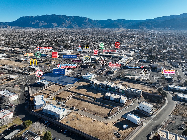 4401 Wyoming Blvd NE, Albuquerque, NM à louer - Photo du bâtiment - Image 1 de 1