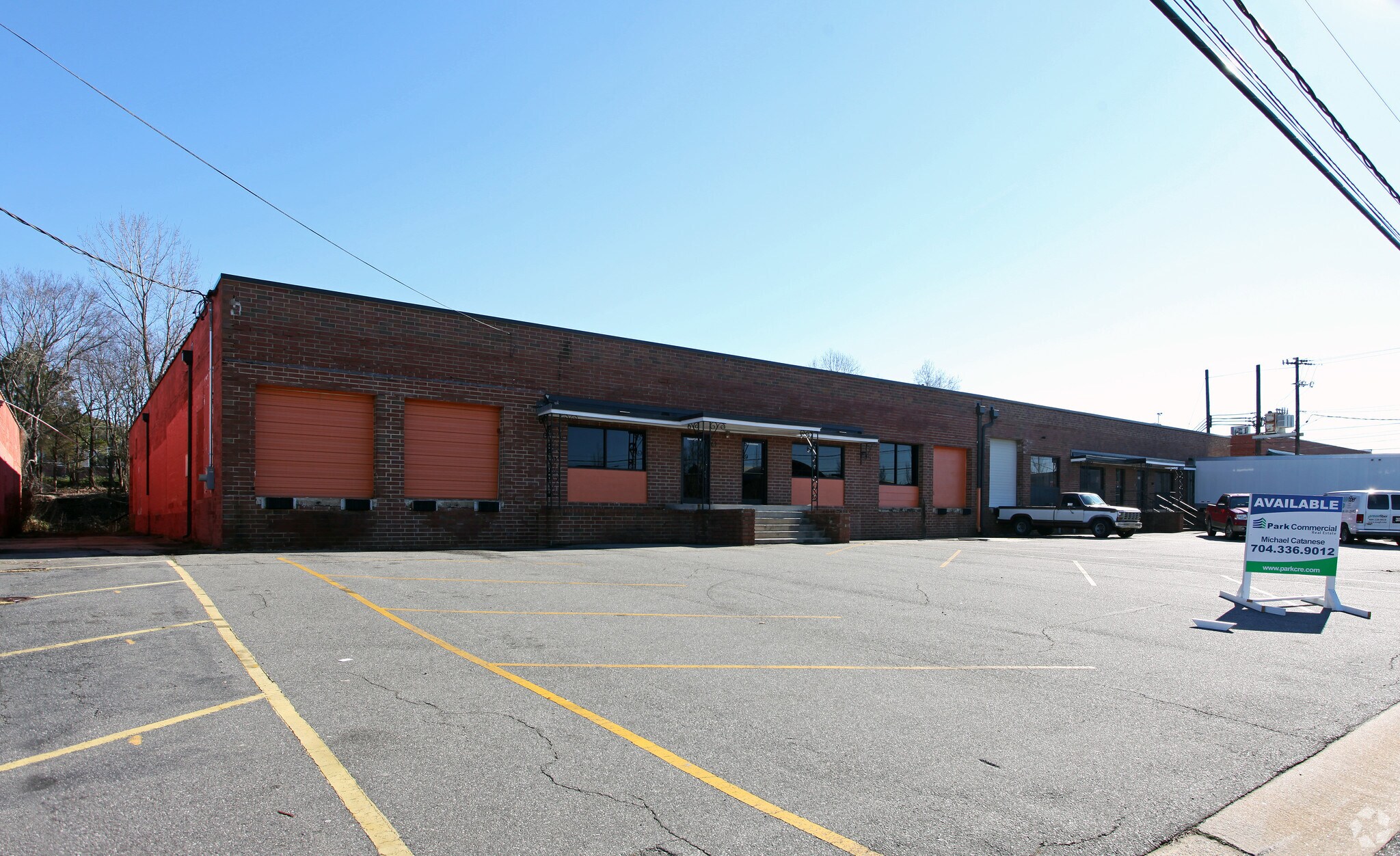 2517-2519 Distribution St, Charlotte, NC à louer Photo principale- Image 1 de 5