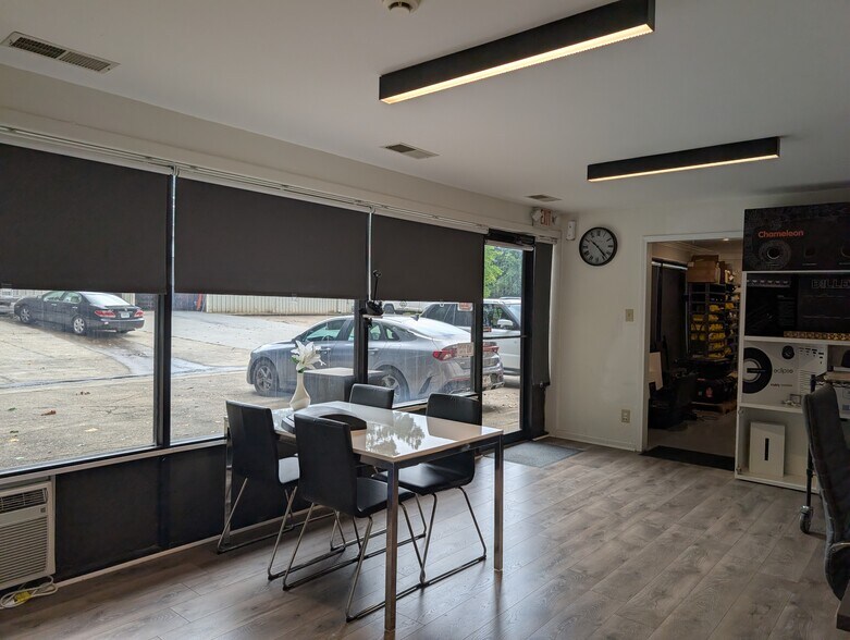 4710 Ecton Dr, Marietta, GA à louer - Photo du bâtiment - Image 2 de 7