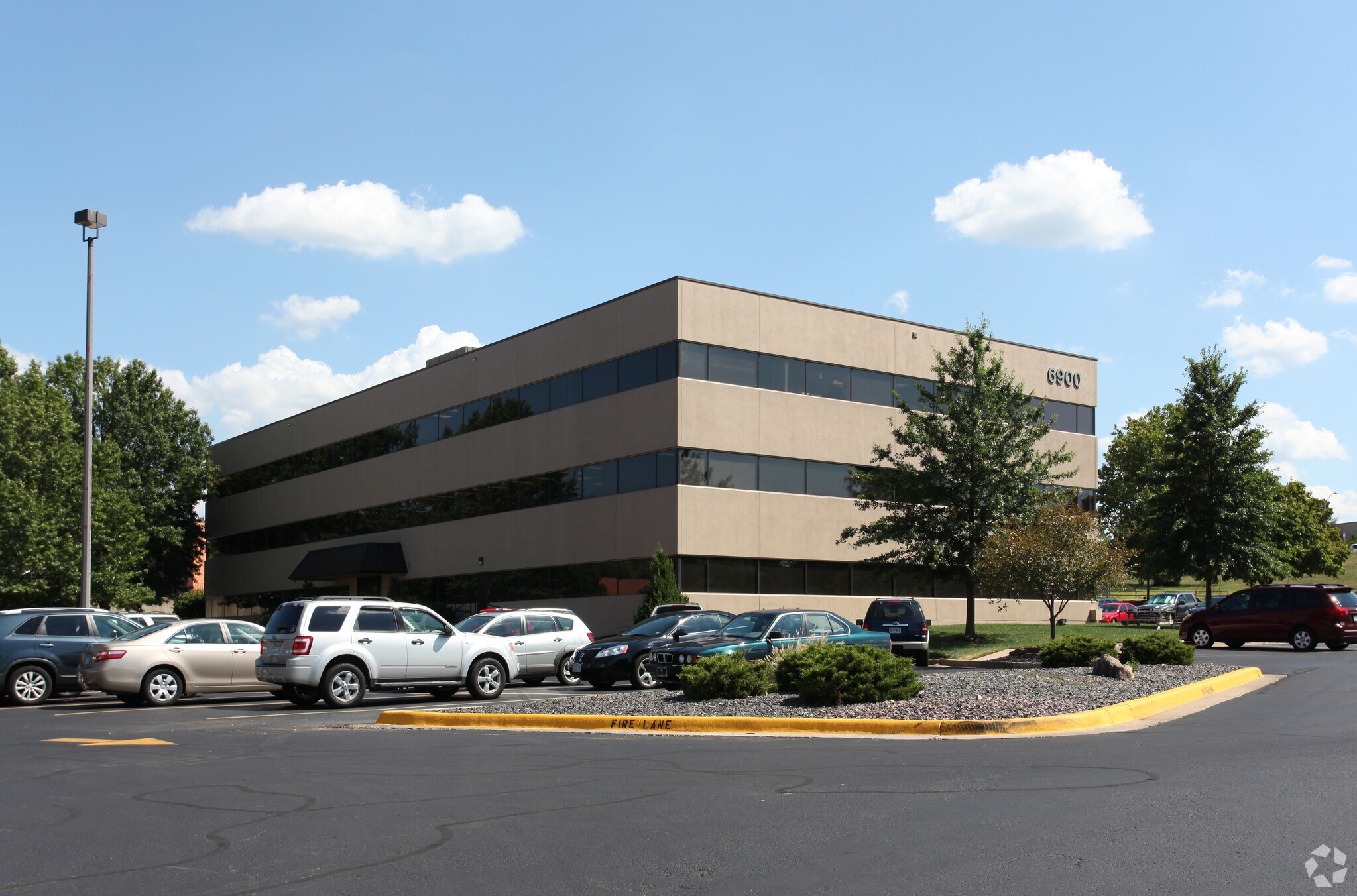 6900 Squibb Rd, Mission, KS for sale Building Photo- Image 1 of 3