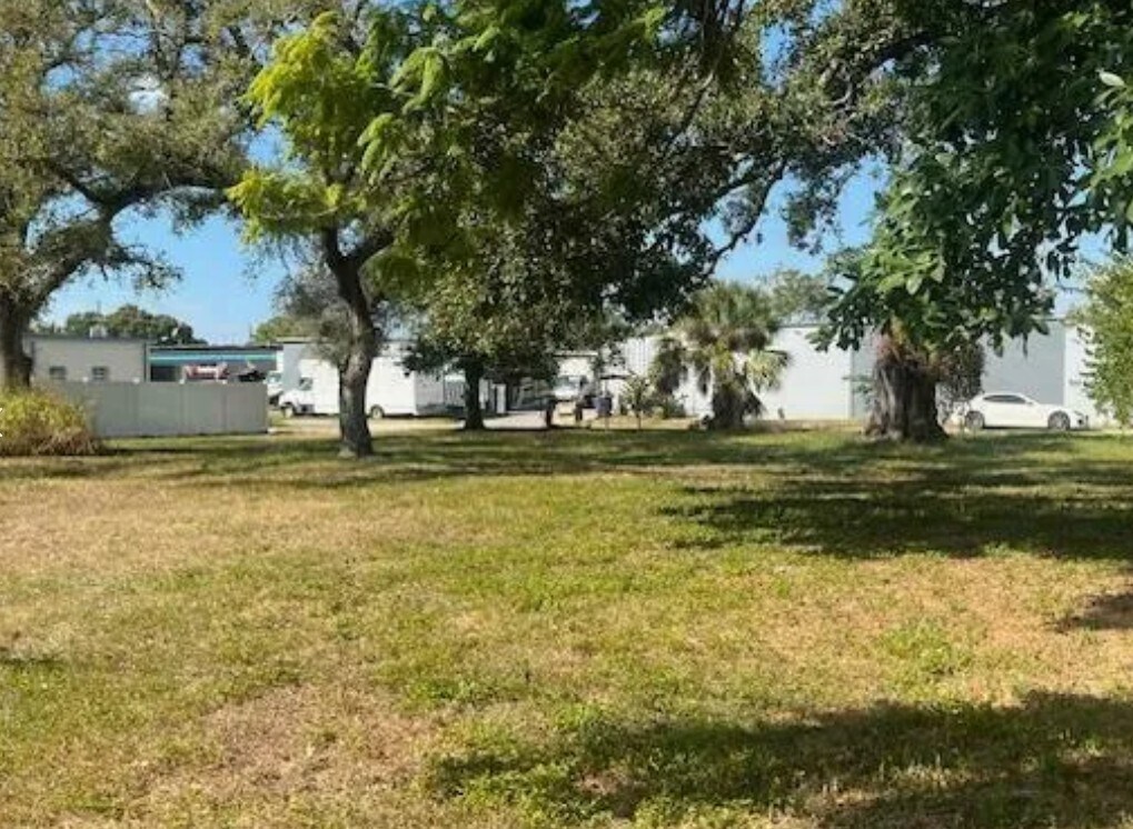 800 40th St S, Saint Petersburg, FL à vendre Photo principale- Image 1 de 4