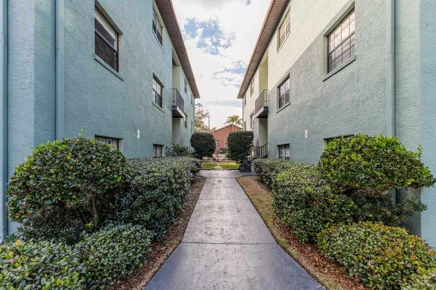 3726 Cleveland Heights Blvd, Lakeland, FL for sale - Building Photo - Image 3 of 32