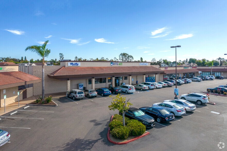 8915-8985 Mira Mesa Blvd, San Diego, CA à louer - Photo du bâtiment - Image 2 de 6