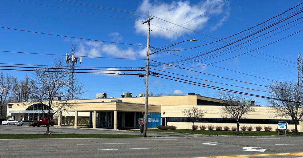 5841 Bridge St, East Syracuse, NY for sale - Building Photo - Image 1 of 1