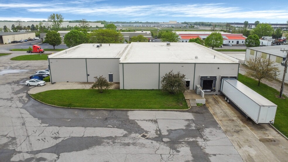 2495 Creekway Dr, Columbus, OH for lease - Building Photo - Image 2 of 6