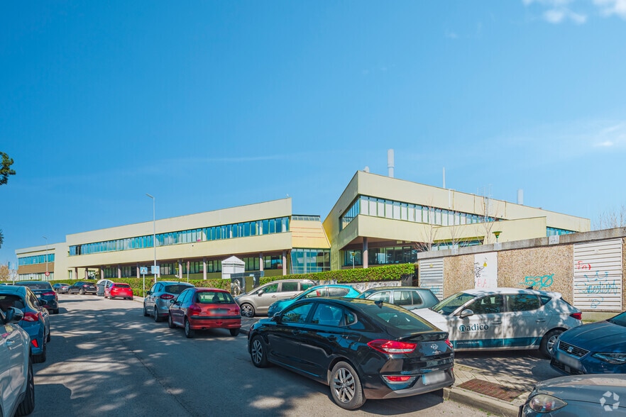 Calle Colquide, Las Rozas de Madrid, Madrid for lease - Building Photo - Image 2 of 4