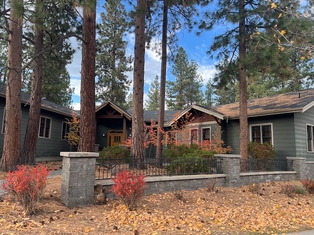 1510 SW Nancy Way, Bend, OR à louer Photo principale- Image 1 de 19