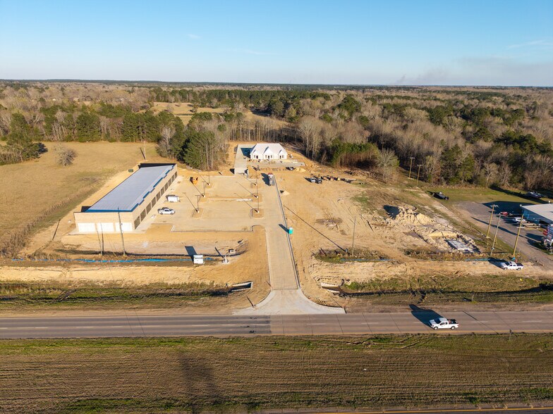 225 Breck Dr, Stonewall, LA à louer - Photo du bâtiment - Image 2 de 5