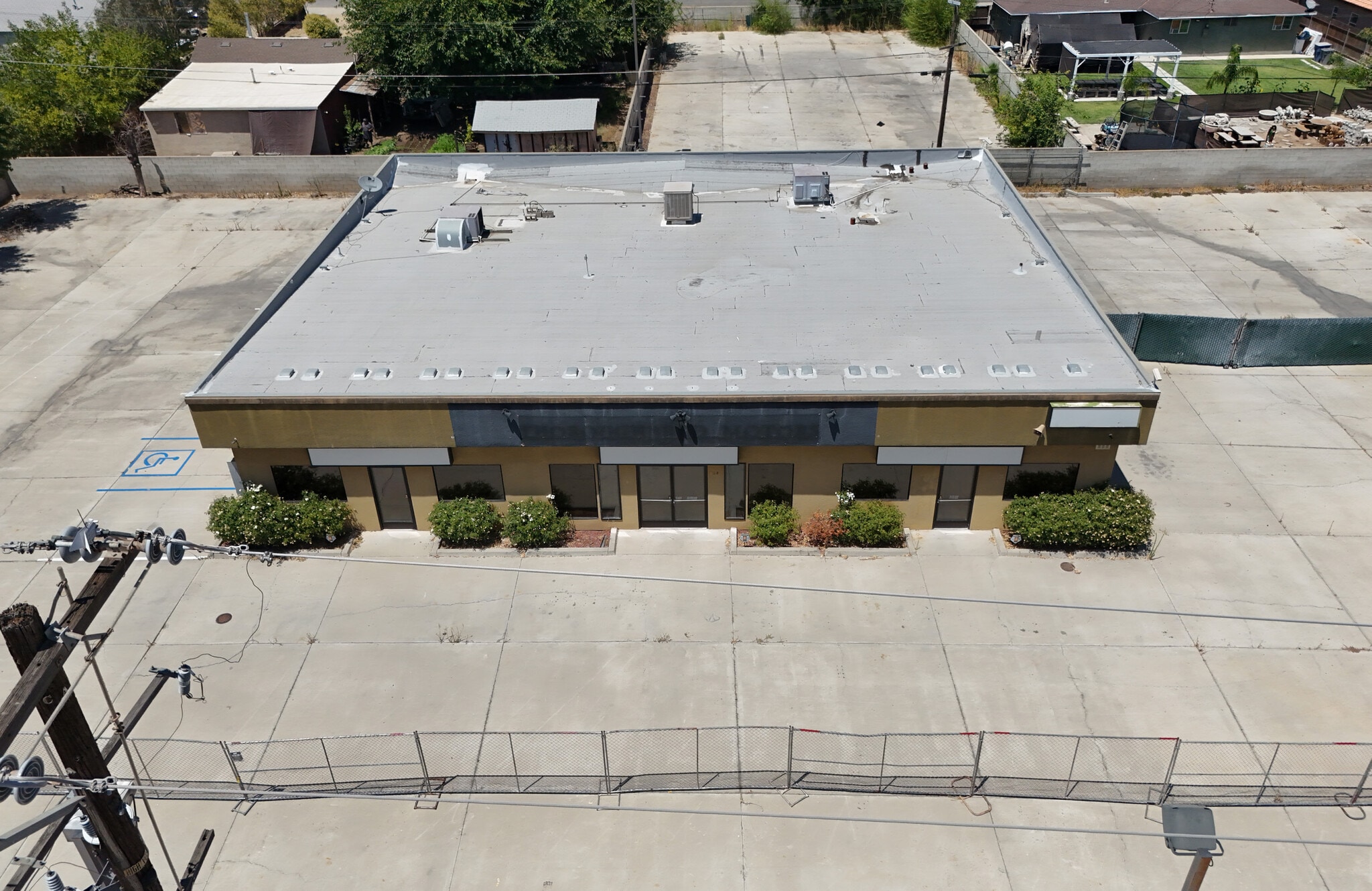 364 W Herndon Ave, Fresno, CA for lease Building Photo- Image 1 of 4