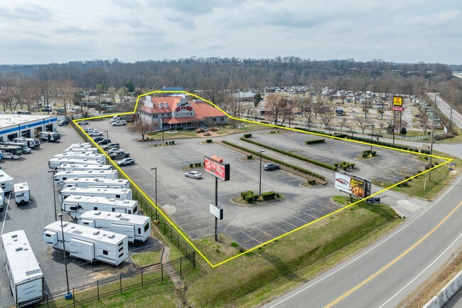 More details for 2624 Music Valley Dr, Nashville, TN - Retail for Auction