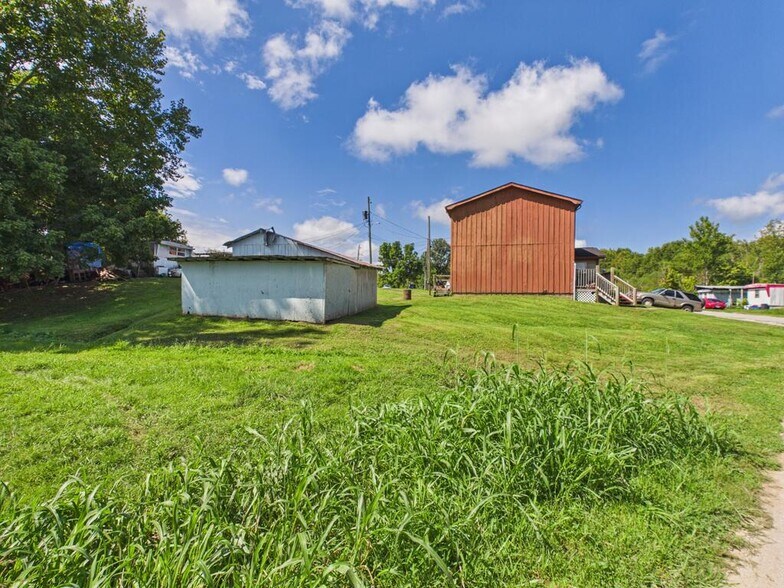 225 3rd St, Louisa, KY à vendre - Photo principale - Image 2 de 5