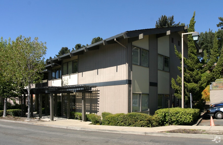 1430 Tara Hills Dr, Pinole, CA à vendre - Photo du bâtiment - Image 2 de 6
