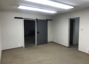 726-728 Hanley Industrial Ct, Brentwood, MO for sale Interior Photo- Image 1 of 3