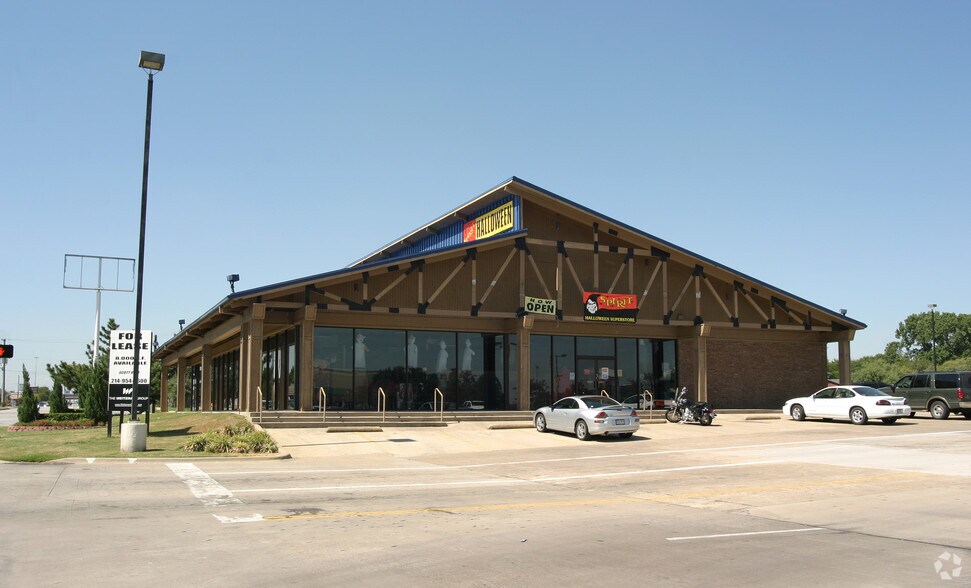 8253 Bedford Euless Rd, North Richland Hills, TX for sale - Building Photo - Image 2 of 3