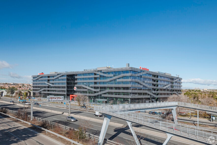 Office in Madrid, Madrid for lease - Building Photo - Image 3 of 4