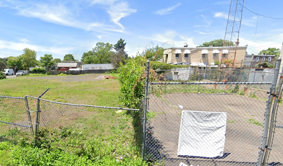 100-102 W Gale St + 101 W Clarkson +5500 portfolio of 3 properties for sale on LoopNet.ca - Other - Image 2 of 5