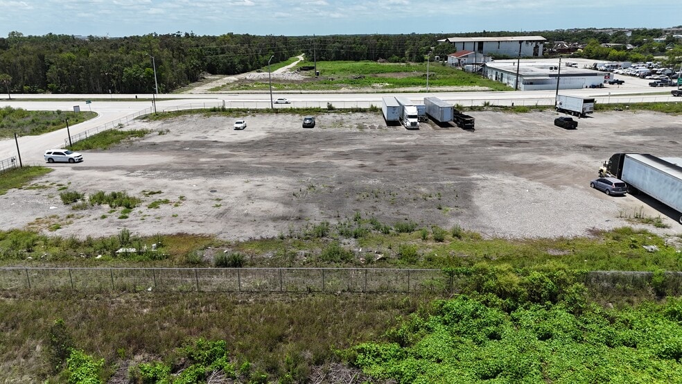 2990 Van Buren St, Fort Myers, FL for lease - Primary Photo - Image 1 of 8