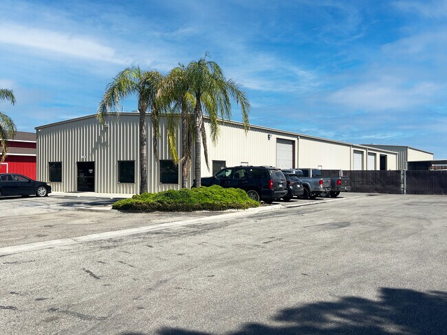Plus de détails pour 12720 Jomani Dr, Bakersfield, CA - Industriel à louer